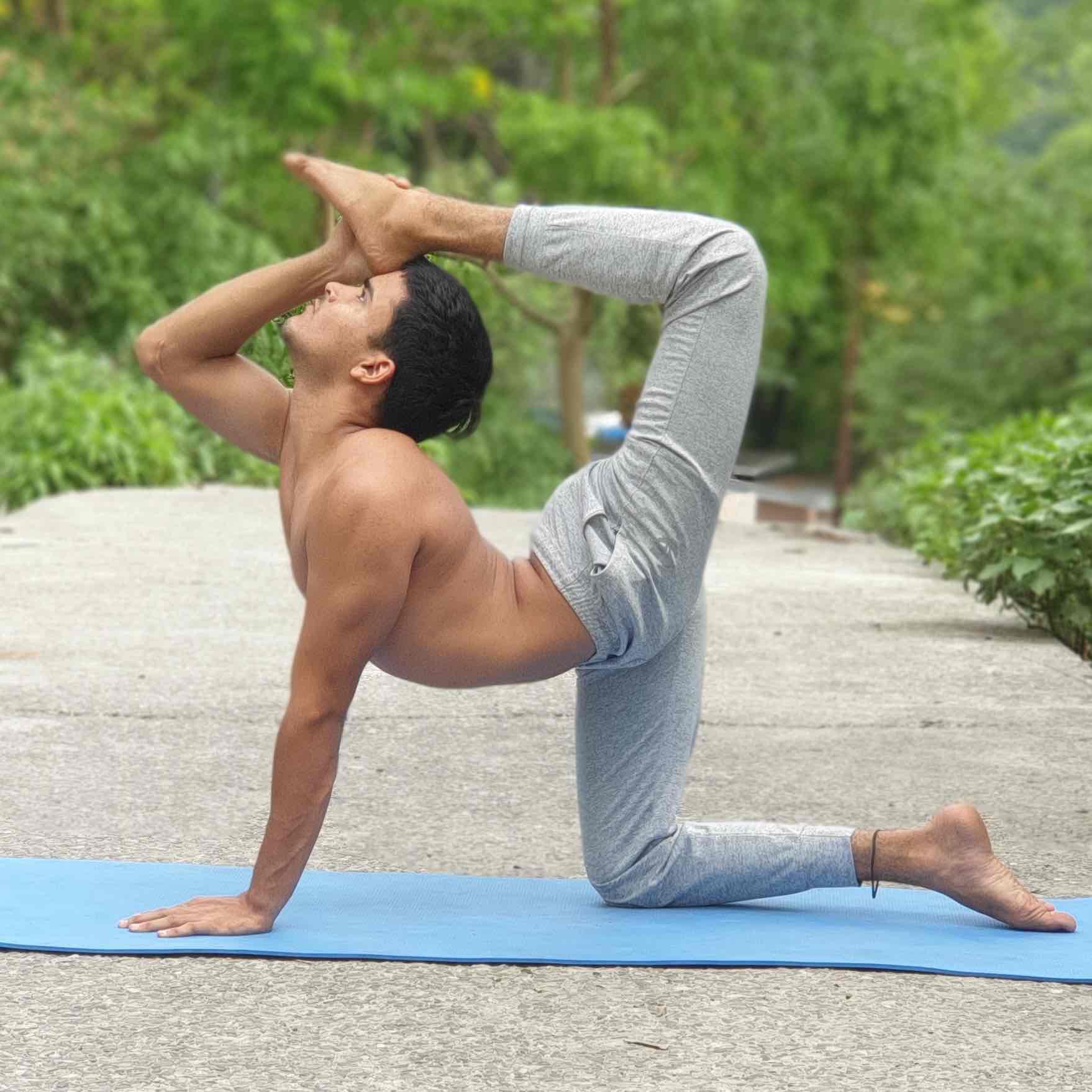 Ritesh Joshi - (Hatha Yoga, Meditation & Breathwork, Power Yoga / Vinyasa)