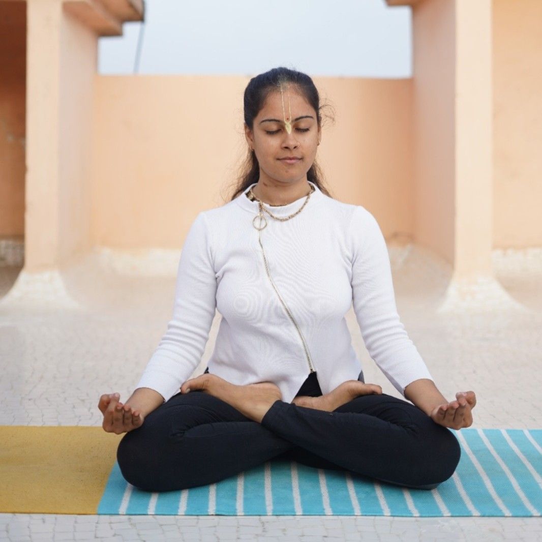 Jhanvi Thothawala - (Yoga & Ayurveda)