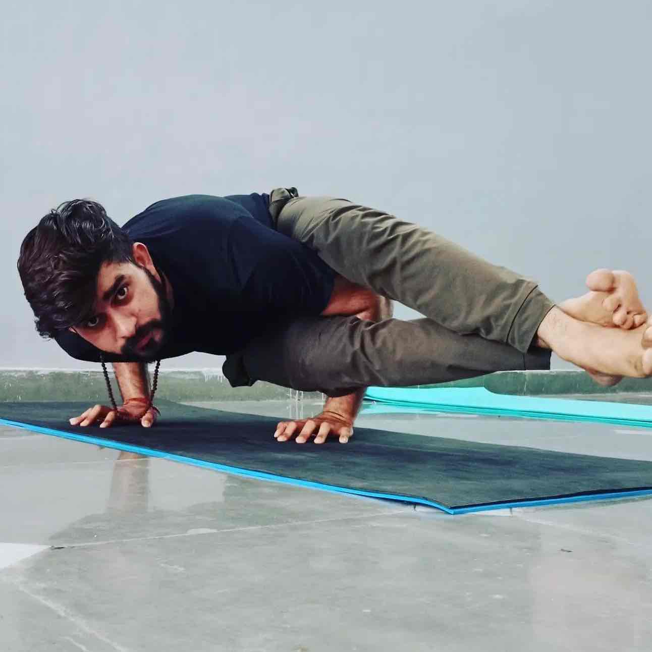 Tarun Siwach - (Hatha Yoga,Meditation & Breathwork,Power Yoga / Vinyasa)