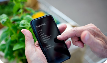 App-generated smart grocery list based on nutrition goals